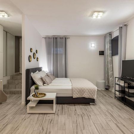 Apartments And Rooms Villa Lina Split Kültér fotó