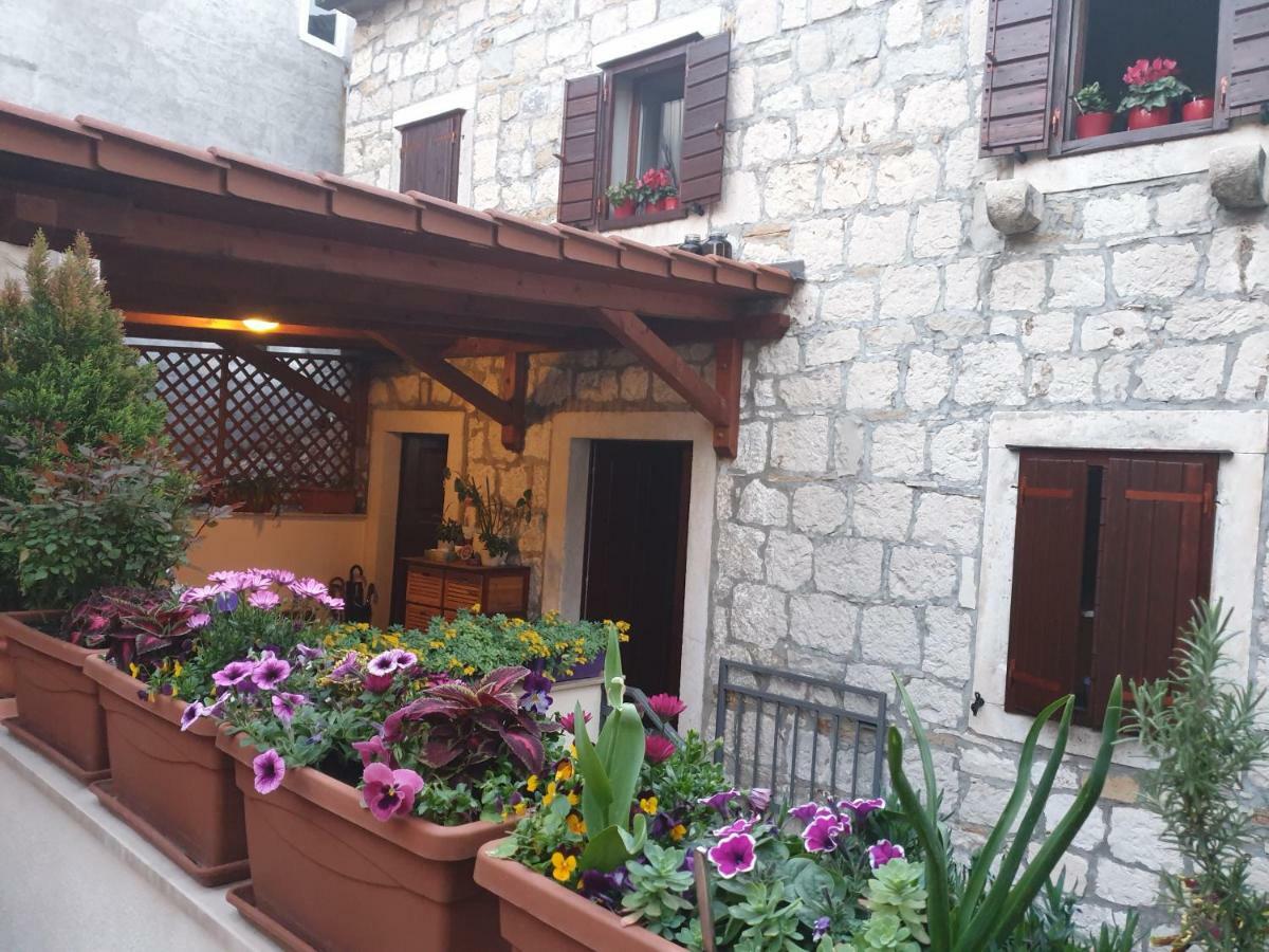 Apartments And Rooms Villa Lina Split Kültér fotó