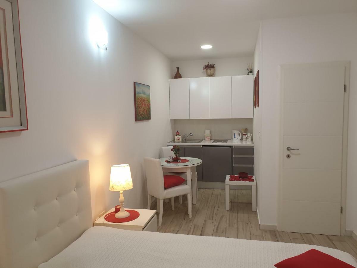 Apartments And Rooms Villa Lina Split Kültér fotó