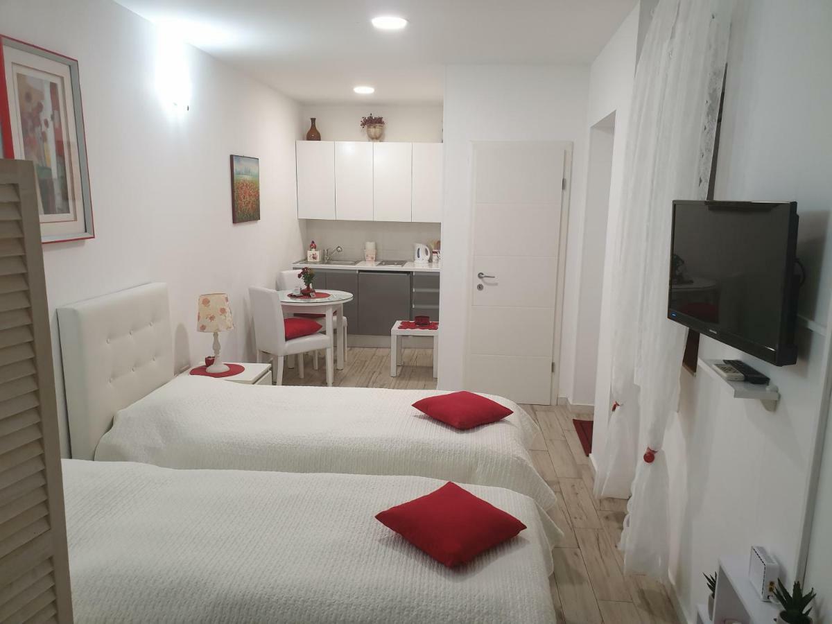 Apartments And Rooms Villa Lina Split Kültér fotó