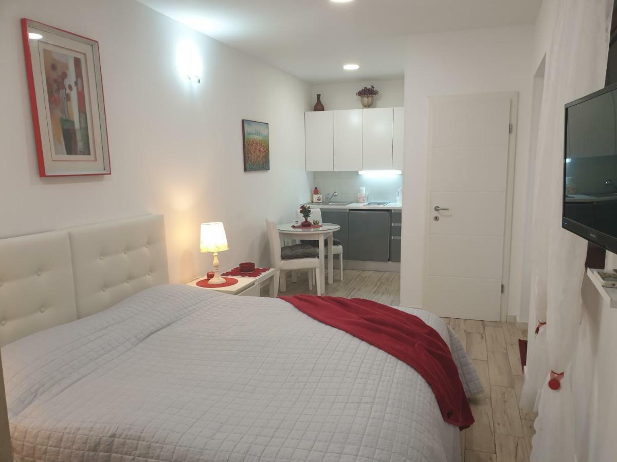 Apartments And Rooms Villa Lina Split Kültér fotó