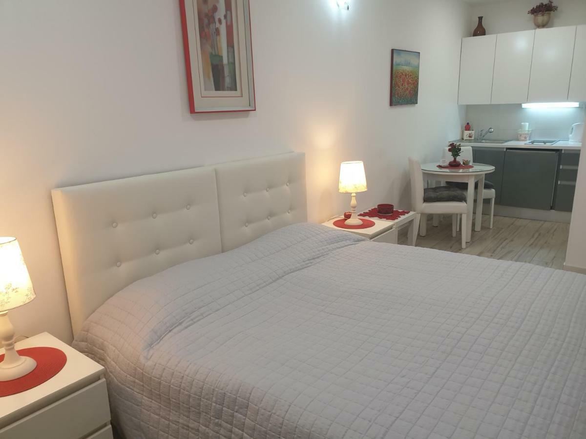 Apartments And Rooms Villa Lina Split Kültér fotó