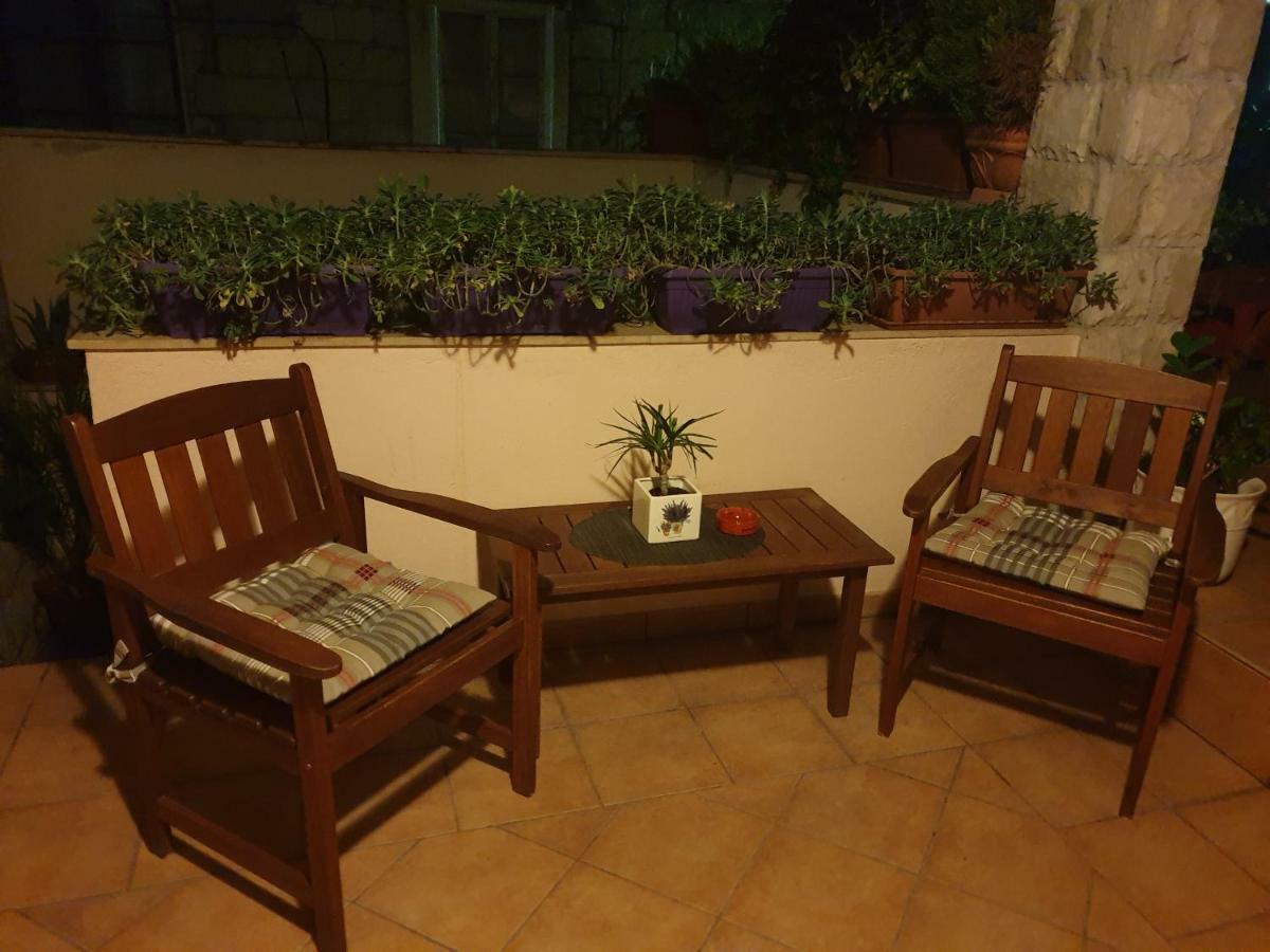 Apartments And Rooms Villa Lina Split Kültér fotó